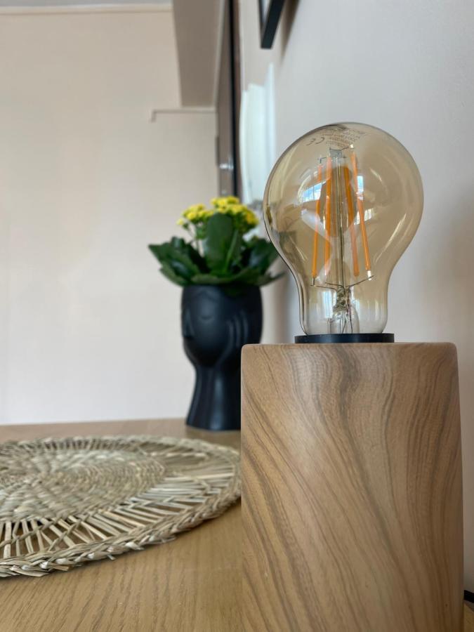 Cozy Apartment In Heart Athens Near Metro Fix 100M Bagian luar foto
