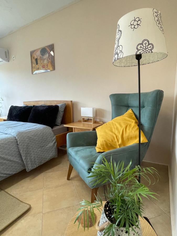 Cozy Apartment In Heart Athens Near Metro Fix 100M Bagian luar foto